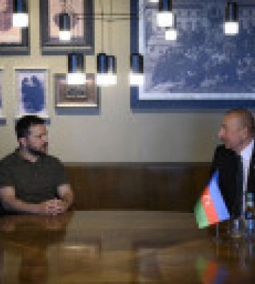 Зеленський провів зустріч з президентом Азербайджану: говорили про інвестиції, відбудову України та розмінування