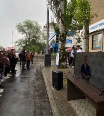 В Мелитополе оккупанты на месте украденного пивбара открыли “дом скорби” для “ветеранов СВО” 
