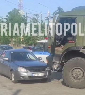 В Мелитополе рашитские вояки устроили очередное ДТП (видео)