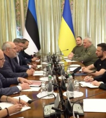 У Київ з візитом прибув президент Естонії: політик уже зустрівся з Зеленським. Відео