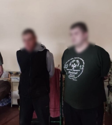 Засуджені представлялися військовими та обіцяли посприяти у звільненні з полону справжніх захисників
