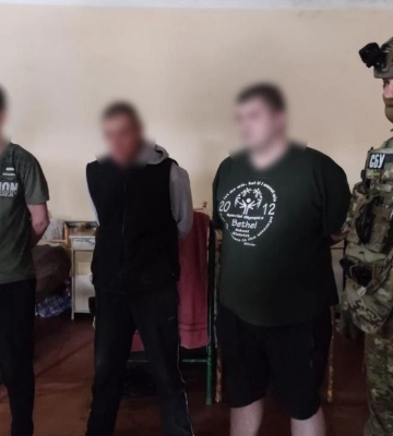 Ошукали 12 сімей, рідні яких у полоні: на Рівненщині судитимуть групу шахраїв
