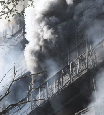 У Торецьку після обстрілу спалахнули два дев&#039;ятиповерхівки: Є загиблий