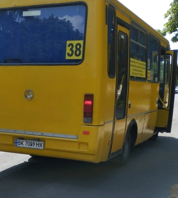 Водій цієї маршрутки мене сьогодні зневажив, - матір загиблого Героя з Рівного