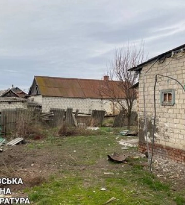 Росіяни з танка обстріляли Дворічну на Харківщині: двох людей поранено