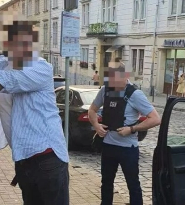 В Ровно задержали мужчину, который брал деньги с уклонистов и не вывозил за границу