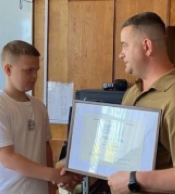 Юні волонтери з Нововолинська отримали грамоту від Залужного