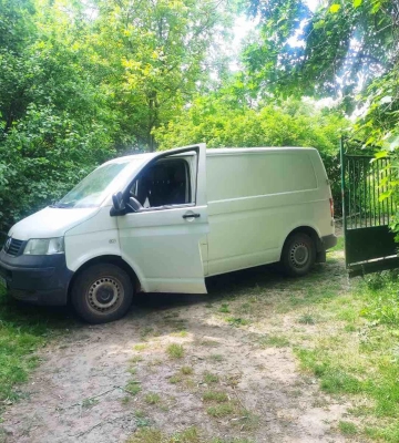 Чоловік наїхав мікроавтобусом на дружину: ДТП на Львівщині