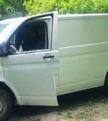 На Львівщині чоловік за кермом мікроавтобуса збив свою дружину, - ФОТО