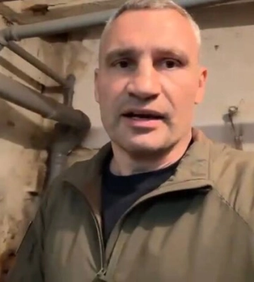 Кличко заїхав без попередження оглянути укриття, на які скаржились кияни (відео)