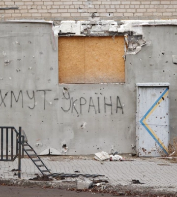 Українські воїни взяли Бахмут у напівоточення, – Маляр