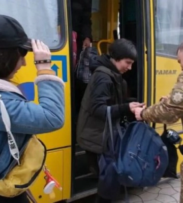 Військові евакуювали з Бахмута десятьох людей