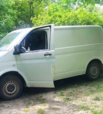 На Львівщині чоловік мікроавтобусом наїхав на власну дружину: жінку потрапила до реанімації
