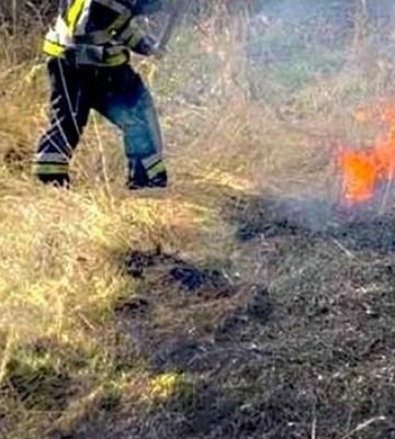 У Львові вогнеборці ліквідували пожежу в закинутій будівлі