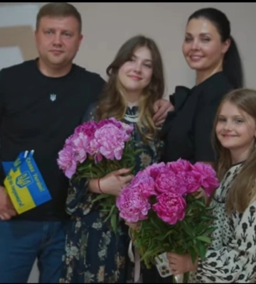 Віталій Коваль показав випускний своїх доньок (ВІДЕО)