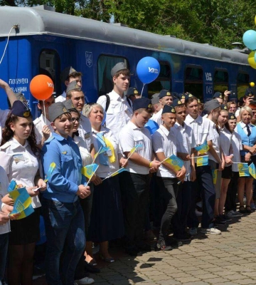 У Дніпрі в парку Глоби відкрилась дитяча залізниця