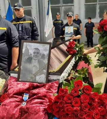 В Харькове простились с погибшими при взрыве курсантами университета ГСЧС