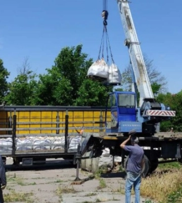 Херсон отримав від USAID шість машин з технічною сіллю для системи опалення