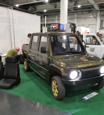 В Україні представили новий електромобіль LUAZ