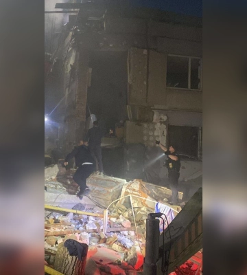 Под завалами люди: в Днепропетровской области в результате взрыва разрушен 2-этажный дом 