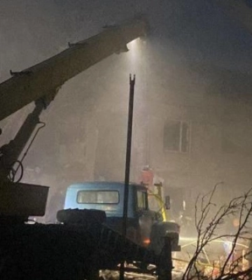 На Дніпропетровщині з-під завалів будинку дістали чоловіка