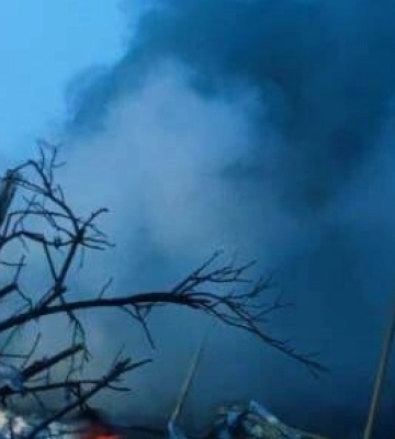 З-під завалів дістали чоловіка, там ще є люди: що відбувається на місці ракетного удару під Дніпром