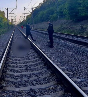 У Броварах 19-річна дівчина загинула під колесами електрички