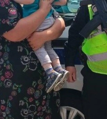 На Одещині поліція розшукала мати дворічного хлопчика, який блукав по вулиці один