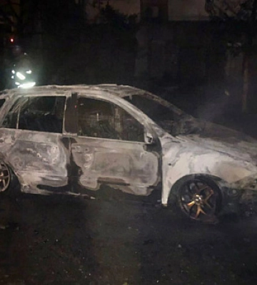 Войска РФ ударили по Никополю из артиллерии — горели авто, повреждены дома