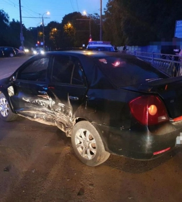 Постраждав 19-річний водій легковика: відомі деталі ДТП на Відінській у Рівному