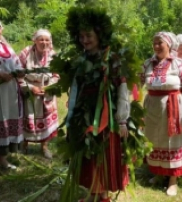 Тисячолітній поліський обряд: як на Рівненщині водять Куста. ФОТО