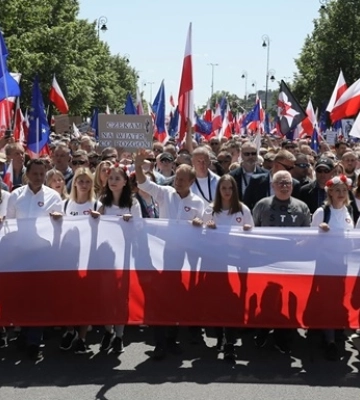 У Варшаві проходить масштабний мітинг польської опозиції