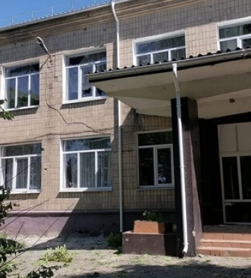 Враг ударил по дому детского и юношеского творчества в Золочеве: двое раненых