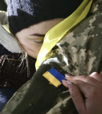 Письма от родственников военнопленных Папе Римскому передаст лауреат Нобелевской премии мира