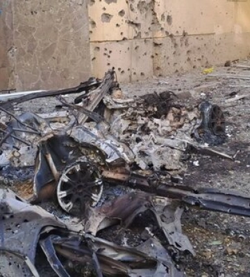 Наслідки обстрілу житлових кварталів Херсону: Пошкоджено автівки та будинки. ФОТО