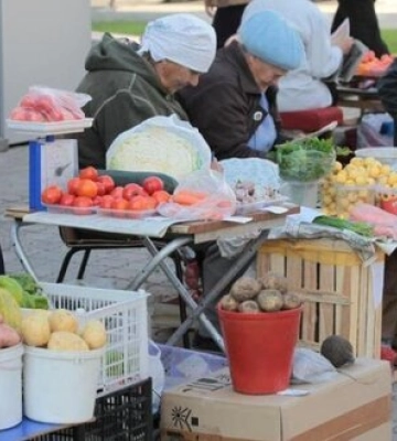 В окупованому Рубіжному росіяни погрожують торговцям, що без паспорта РФ не дозволять працювати, - ОВА