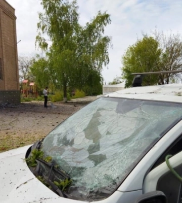 Через російський обстріл підприємства у Херсоні загинула людина