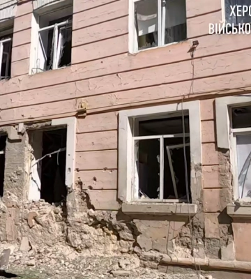 Рашисти знову обстріляли Херсон: влучили у підприємство, загинув чоловік, - ОВА