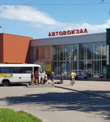 Жахлива вбиральня і особи сумнівної поведінки: у Луцьку просять навести лад на автостанції