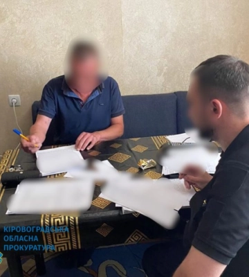 На Кіровоградщині підприємцю та двом посадовцям облавтодору повідомили про підозру