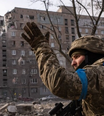 «Кадри вдарили під дих». В Україні вперше показали документальний фільм 20 днів у Маріуполі в рамках фестивалю Docudays UA