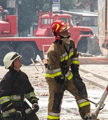 Фото: ліквідація наслідків ракетного обстрілу у Вінниці