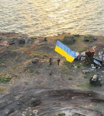 Російські окупанти знову намагалися атакувати Зміїний