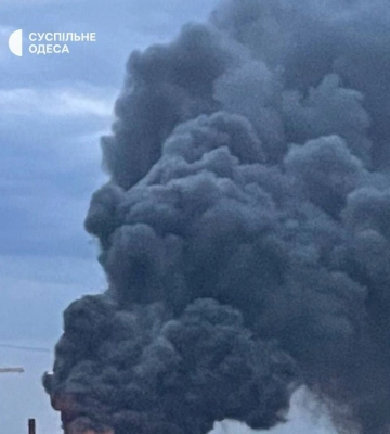 Армія РФ нанесла ракетний удар по Одесі: влучили у склад