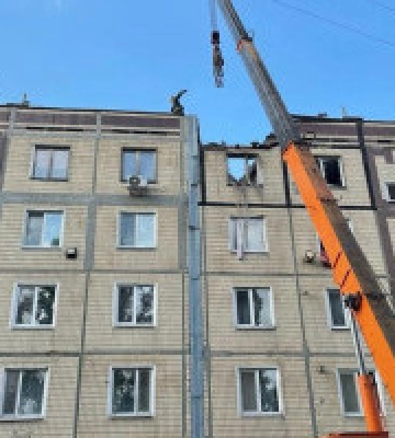 Рятувальники ліквідовують наслідки ранкових обстрілів Нікополя