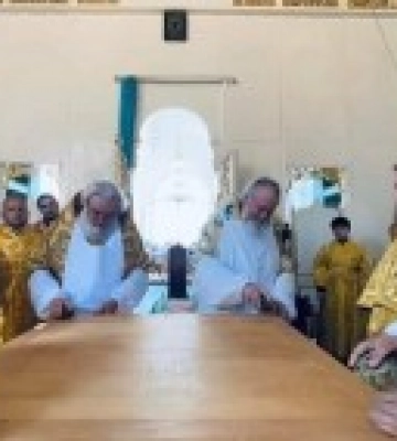 На Закарпатті у монастирі УПЦ освятили новий престол