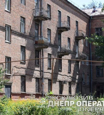 У Дніпрі відновлюють пошкоджені при ракетному ударі будинки: фото