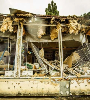Рятувальники дістали з-під завалів тіло загиблого через ракетний удар у Дніпрі
