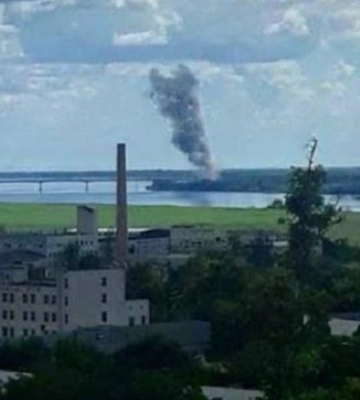 ЗСУ вдарили по стратегічному для РФ Антонівському мосту в тимчасово окупованому Херсоні
