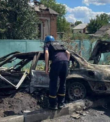 Окупанти обстріляли Слов&#039;янськ: поранені мирні мешканці, під завалами будівель залишаються люди